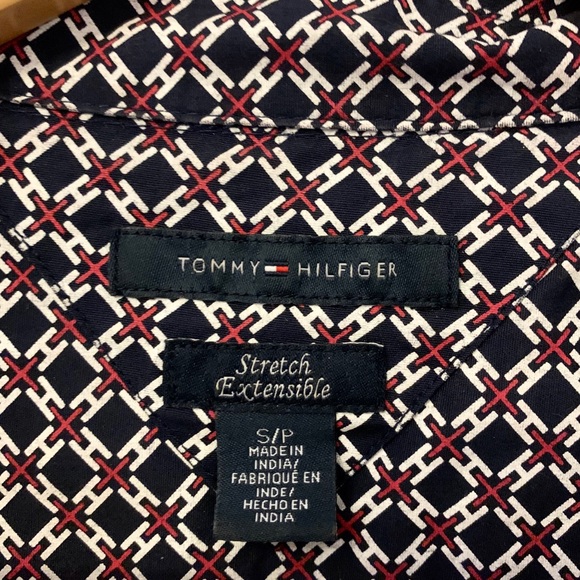 Tommy Hilfiger Patterned Button Up Blouse - Picture 2 of 2